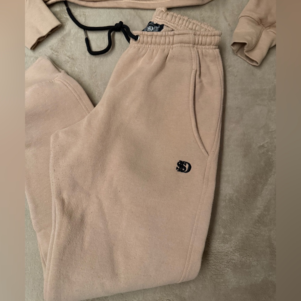 Sacchi Di Denaro beige two piece sweatsuit - Picture 4 of 4